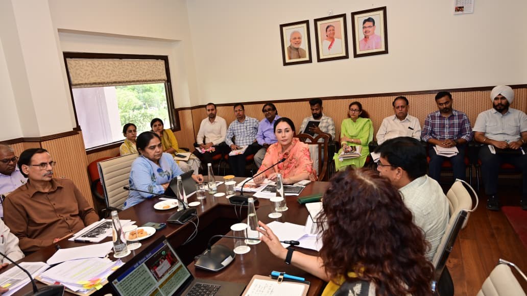 उप मुख्यमंत्री दिया कुमारी ने महिला एवं बाल विकास विभाग की योजनाओं की समीक्षा की— कार्य योजना बनाकर 'आंगन मिलन सेवा' कार्यक्रम को वृहद सफलता दिलाने के लिए आईसीडीएस निदेशालय की सराहना की