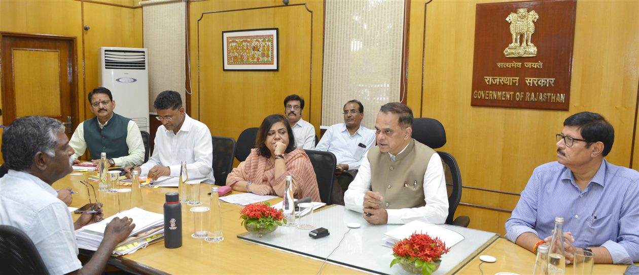 स्टेट लेवल कॉर्डिनेशन एंड मॉनिटरिंग कमेटी की बैठक —  अभय कमांड सेंटर की तर्ज पर अरण्य भवन में डिजिटल डिस्प्ले बोर्ड से होगी अवैध बजरी खनन रोकथाम की समीक्षा, अति संवेदनशील 40 प्वाइंट की लाइव फीड से होगी निगरानी